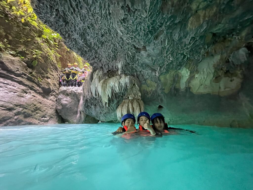 セブ島　モアルボアル　カワサン滝　